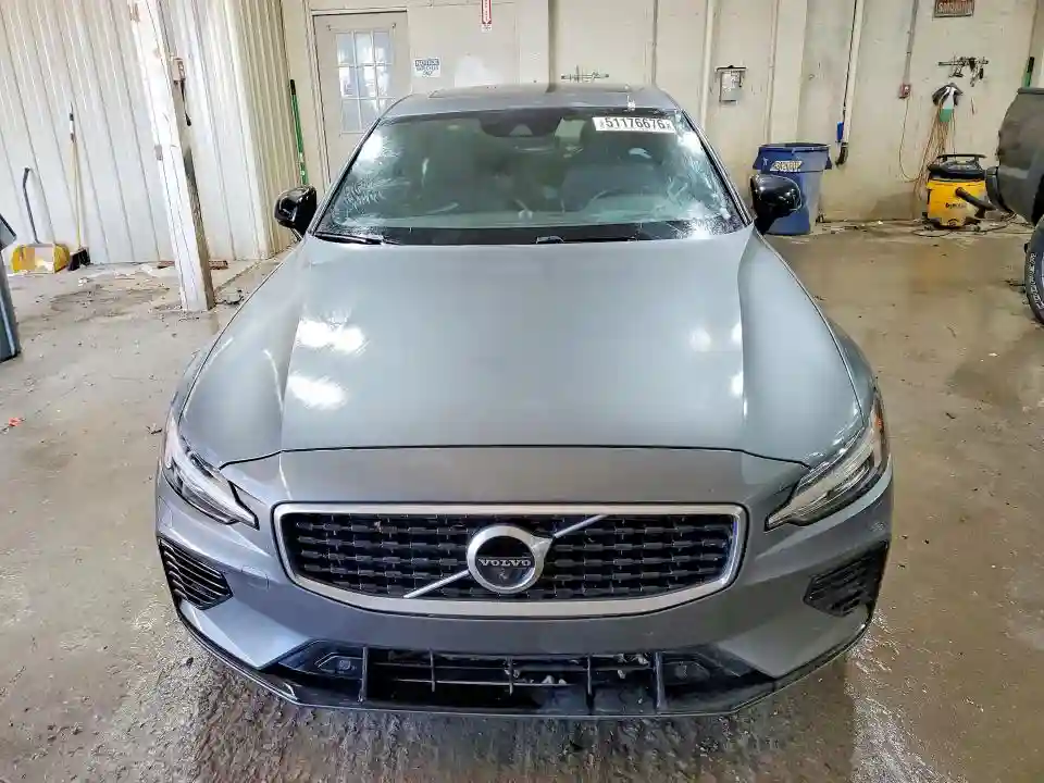 7JRBR0FM8KG018010 2019 VOLVO S60-4