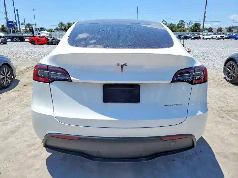 7SAYGDEE0PA070832 2023 TESLA MODEL Y-5