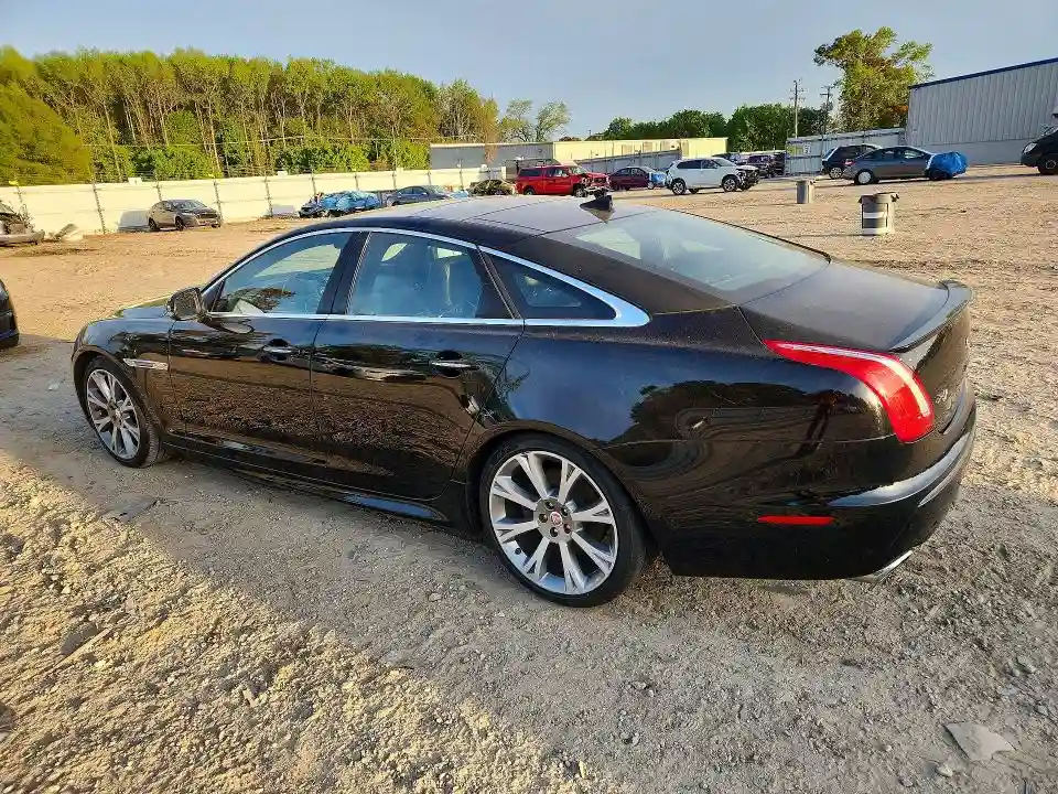 SAJWA1CZ8F8V90810 2015 JAGUAR XJ-1