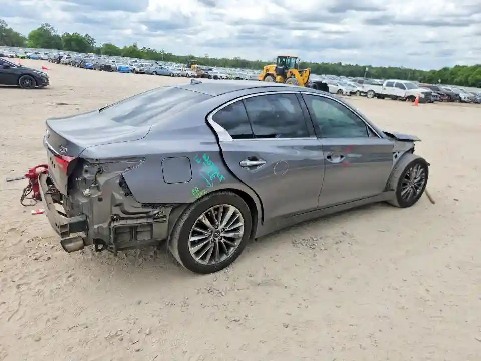 JN1EV7AP5JM351639 2018 INFINITI Q50-2