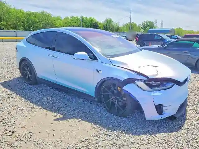5YJXCDE25HF051269 2017 TESLA MODEL X-3