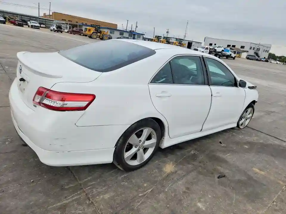 4T1BF3EK9BU695265 2011 TOYOTA CAMRY SE-2