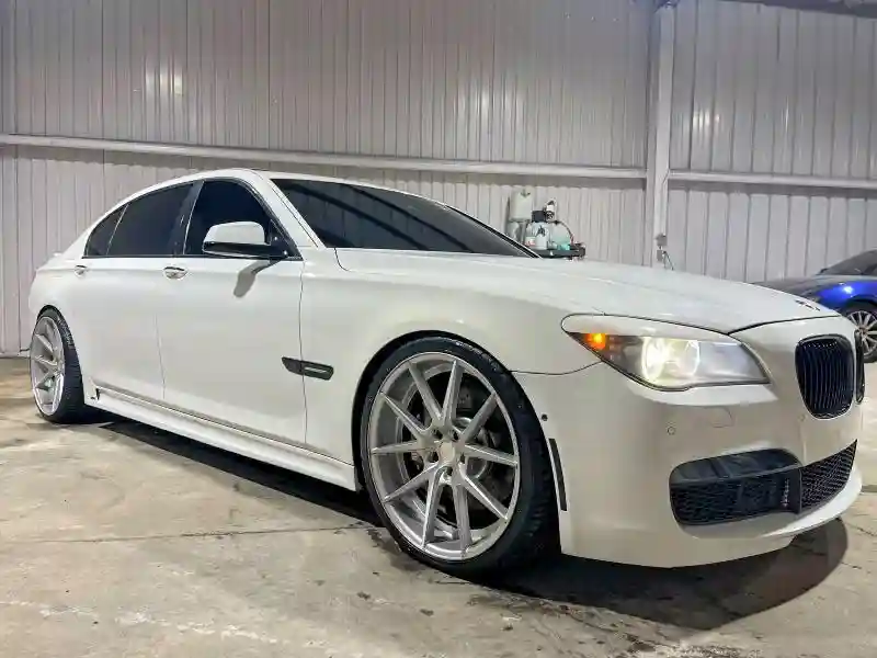 WBAKB8C58ACY64395 2010 BMW 7 SERIES-0