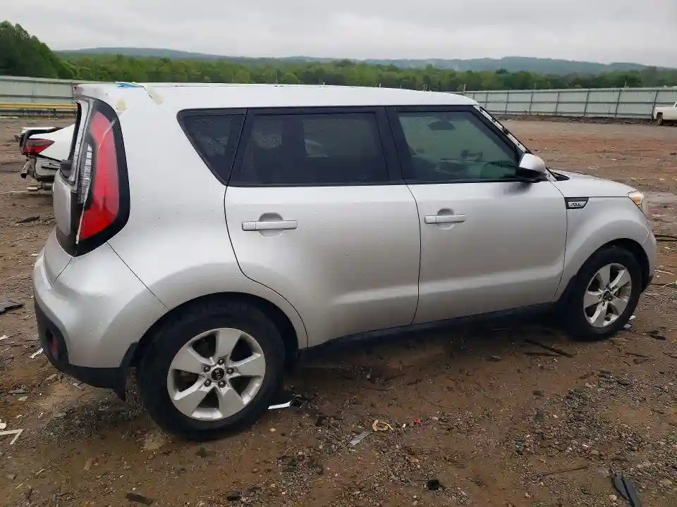 KNDJN2A21J7595547 2018 KIA SOUL BASE-2