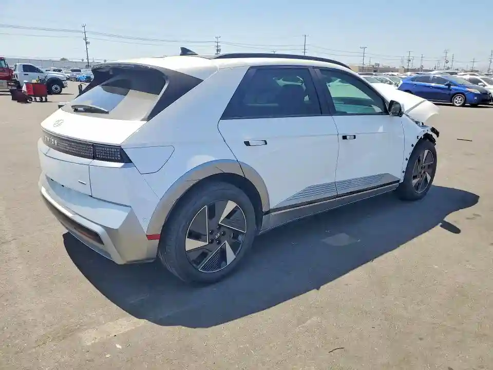 7YAKRDDC5SY024852 2025 HYUNDAI IONIQ-2