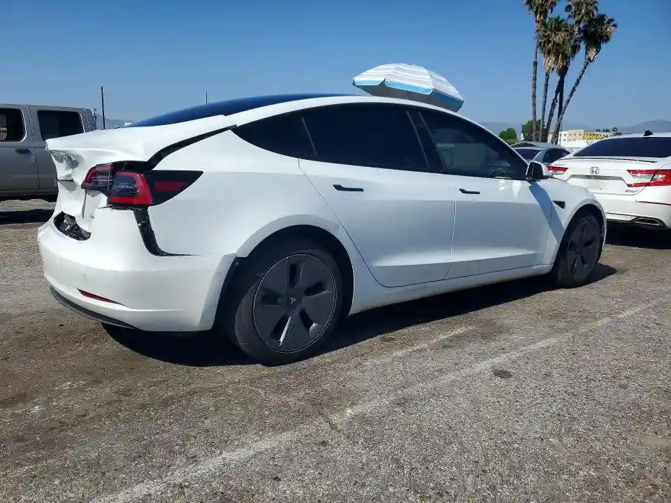 5YJ3E1EB2NF317625 2022 TESLA MODEL 3-2
