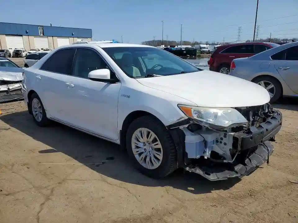 4T1BD1FK2EU114024 2014 TOYOTA CAMRY SOLA-3