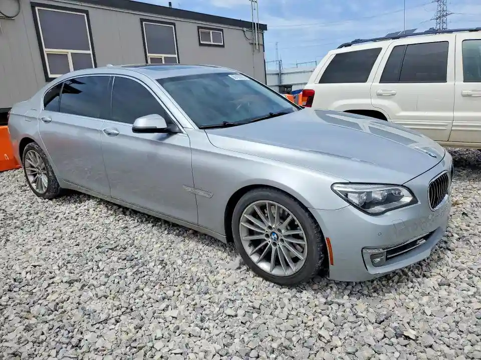 WBAYE8C57FD782001 2015 BMW 7 SERIES-3