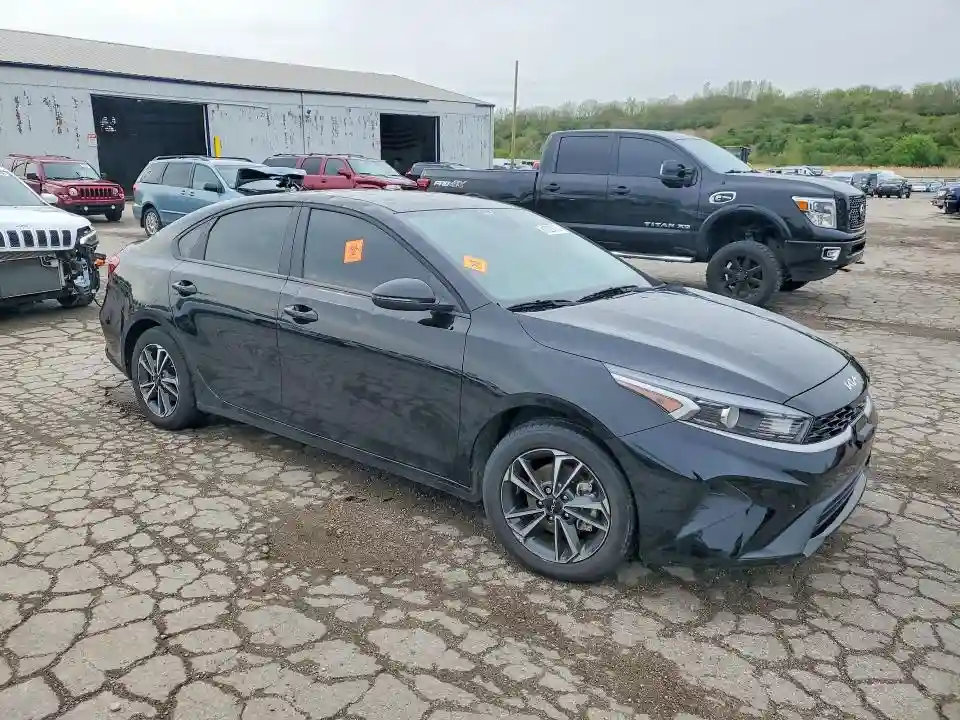 3KPF24AD3RE837147 2024 KIA FORTE-3