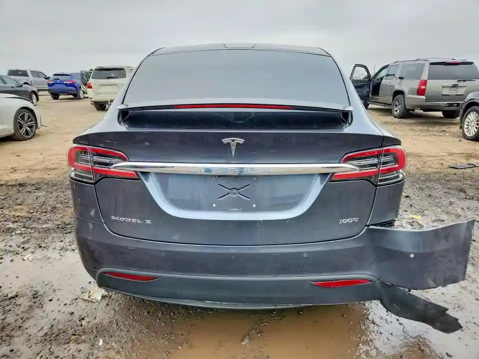 5YJXCBE25JF101694 2018 TESLA MODEL X-5