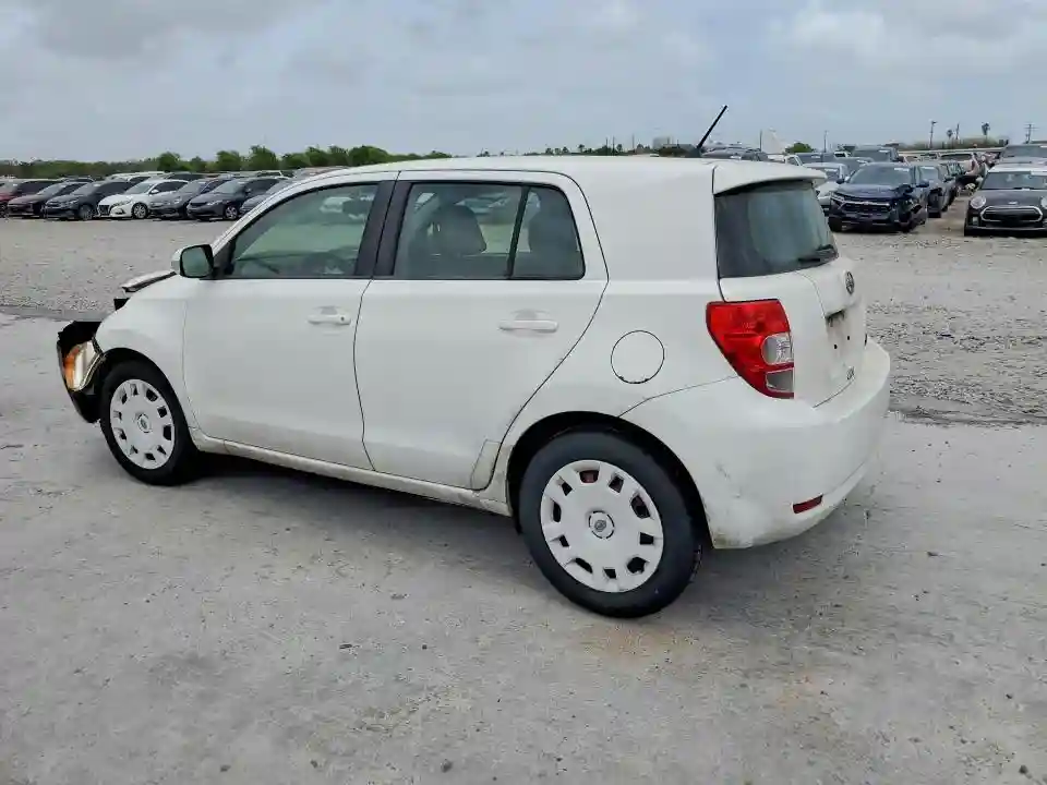 JTKKU4B48B1015288 2011 SCION XD-1