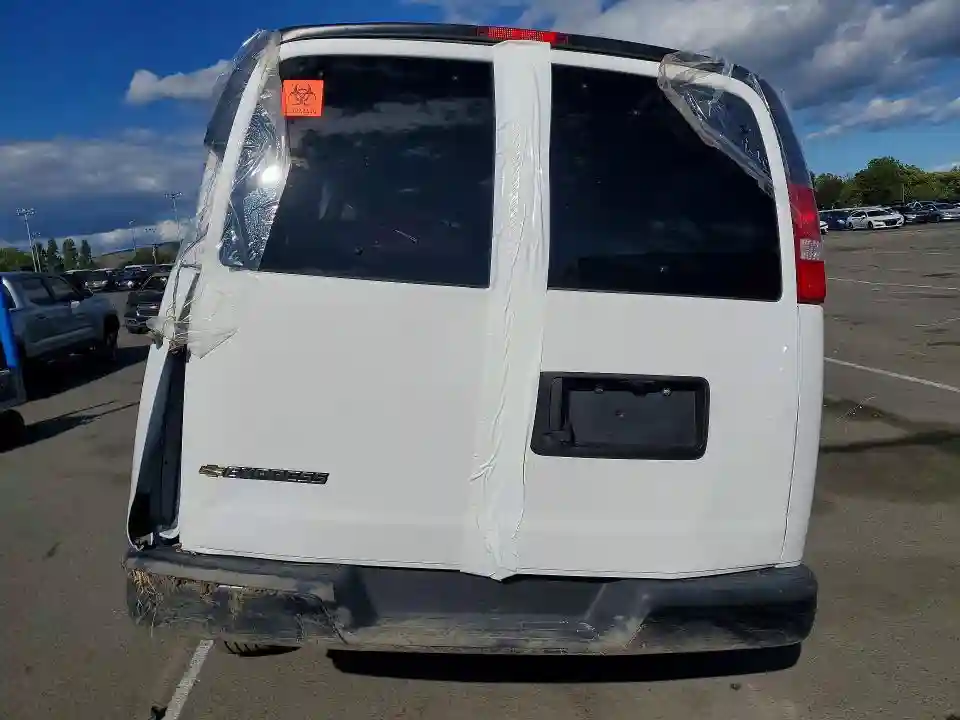 1GAWGEFP9S1263133 2025 CHEVROLET EXPRESS-5
