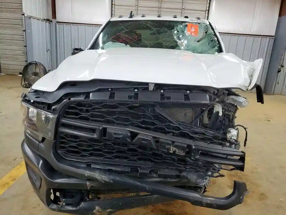 3C63R3CL4PG545903 2023 RAM 3500-4