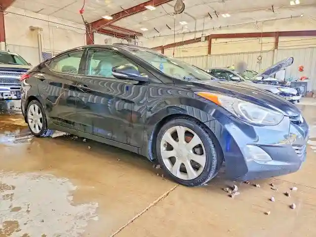 KMHDH4AE1DU639137 2013 HYUNDAI ELANTRA-3