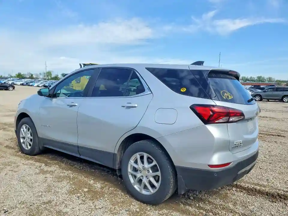 3GNAXUEV5NL268247 2022 CHEVROLET EQUINOX-1