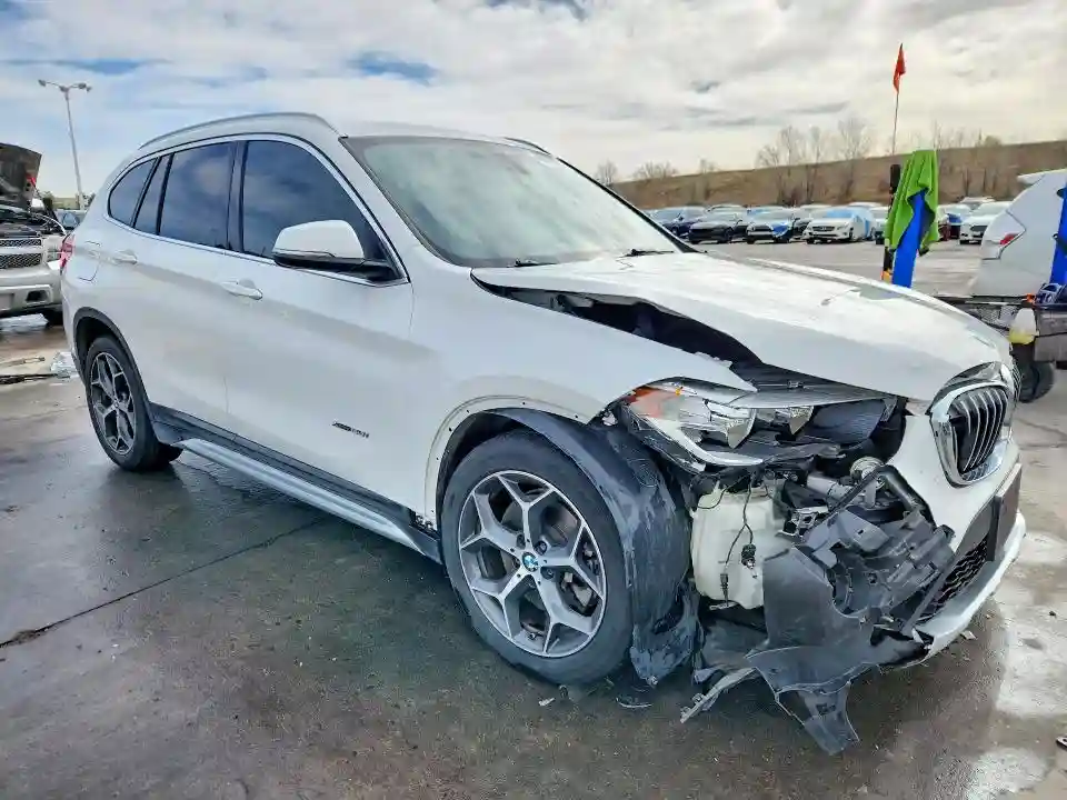 WBXHT3C3XG5F65716 2016 BMW X1-3