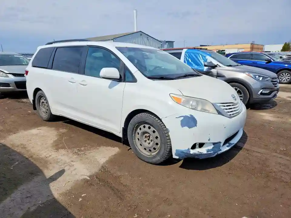 5TDKK3DC7FS605101 2015 TOYOTA SIENNA-3