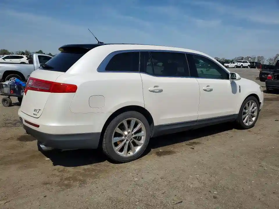 2LMHJ5ATXBBJ54769 2011 LINCOLN MKT-2