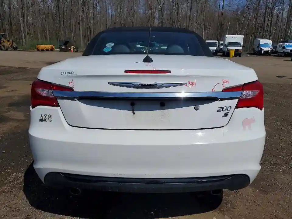 1C3BC8EG8BN611327 2011 CHRYSLER 200-5