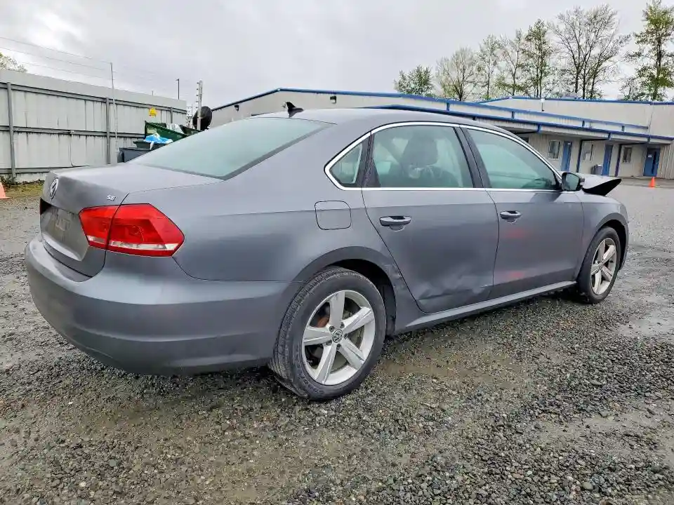 1VWBP7A33DC070034 2013 VOLKSWAGEN PASSAT-2
