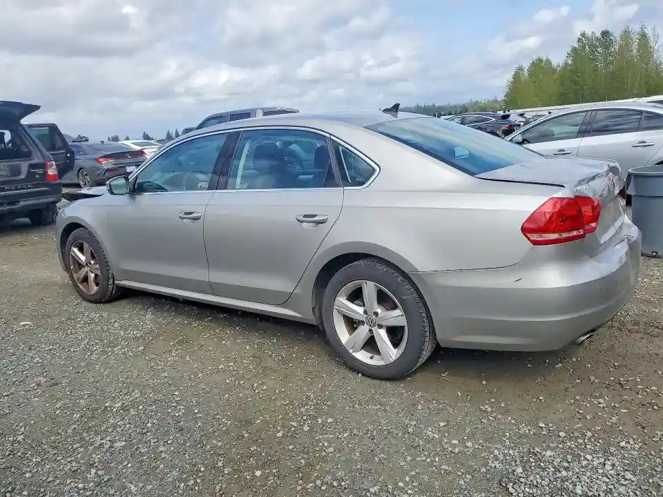 1VWBP7A32DC091778 2013 VOLKSWAGEN PASSAT-1