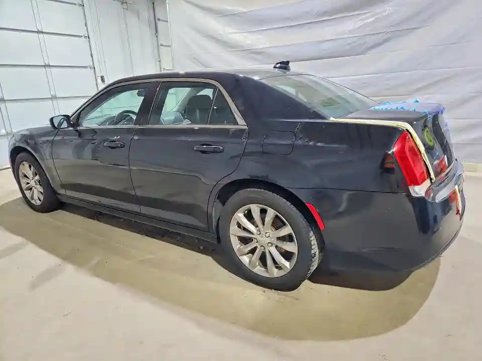 2C3CCARG5JH317154 2018 CHRYSLER 300-1