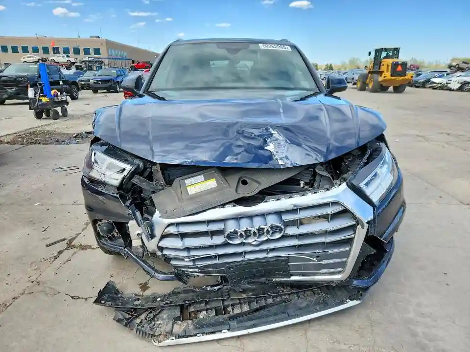 WA1CNAFY1K2053602 2019 AUDI Q5-4