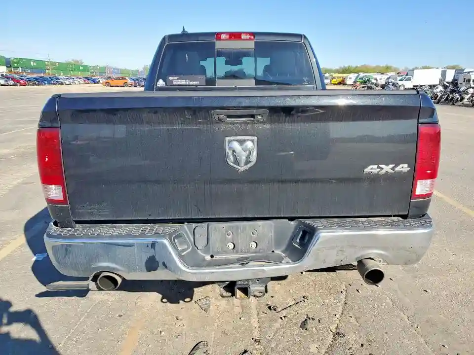 1C6RR7TT3JS136325 2018 RAM 1500-5
