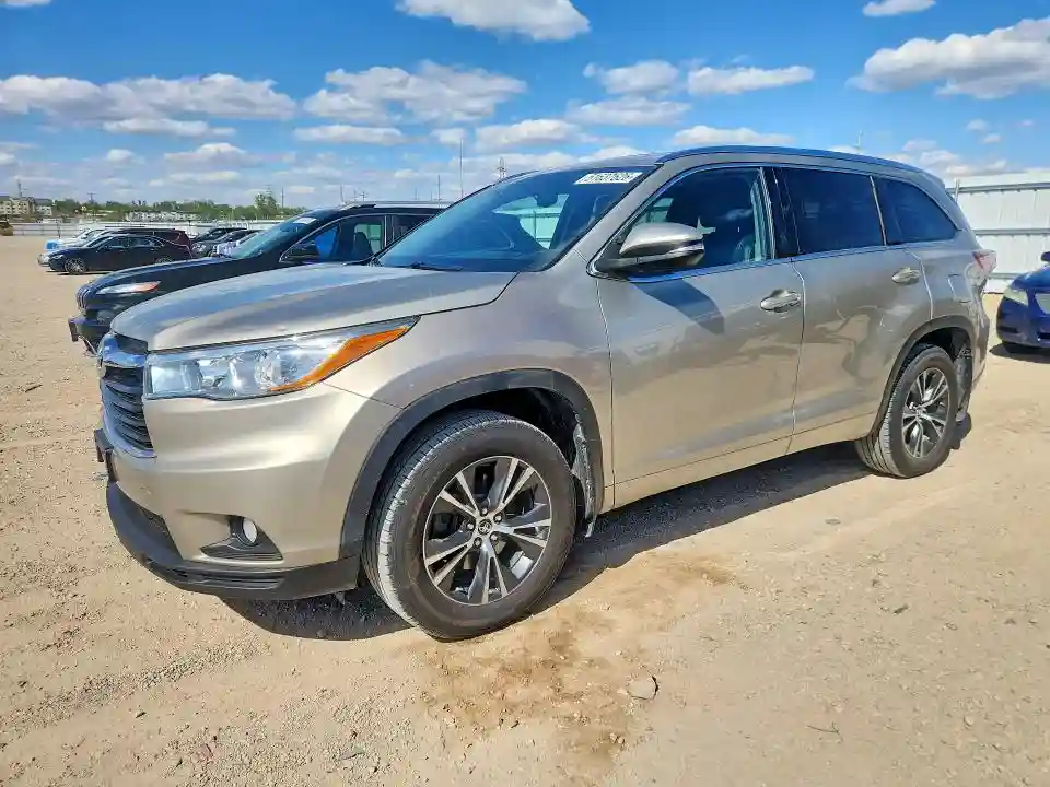 2016 TOYOTA HIGHLANDER