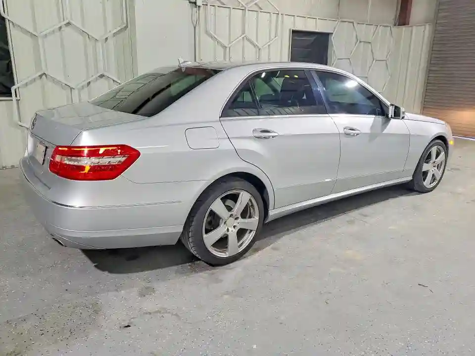 WDDHF5GB6BA355375 2011 MERCEDES-BENZ E-CLASS-2