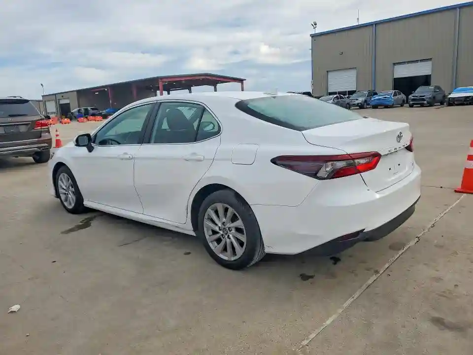4T1C11AK0NU633044 2022 TOYOTA CAMRY-1