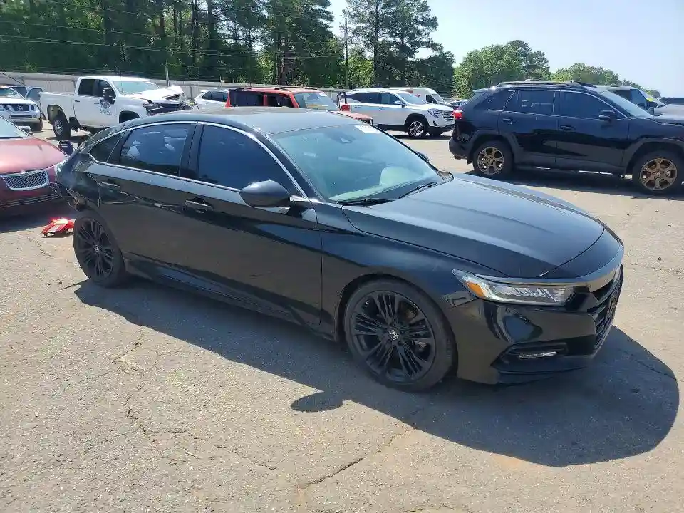 1HGCV1F39JA142947 2018 HONDA ACCORD-3