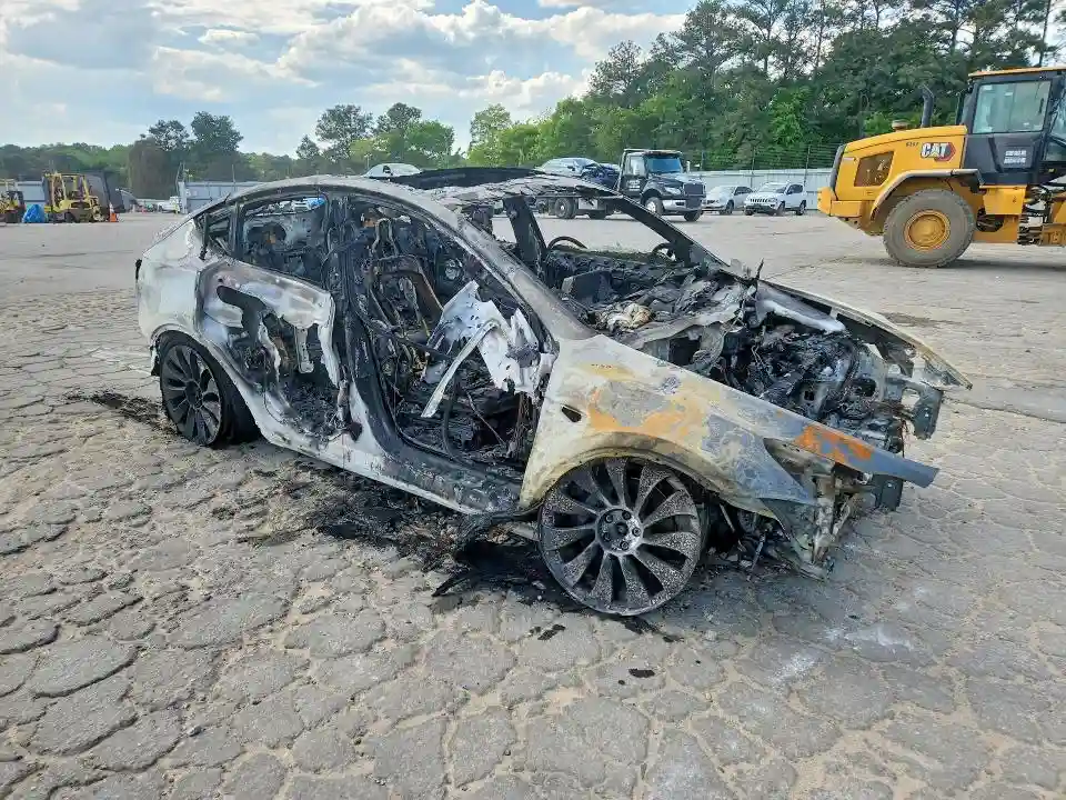 7SAYGDEF0NF462430 2022 TESLA MODEL Y-3