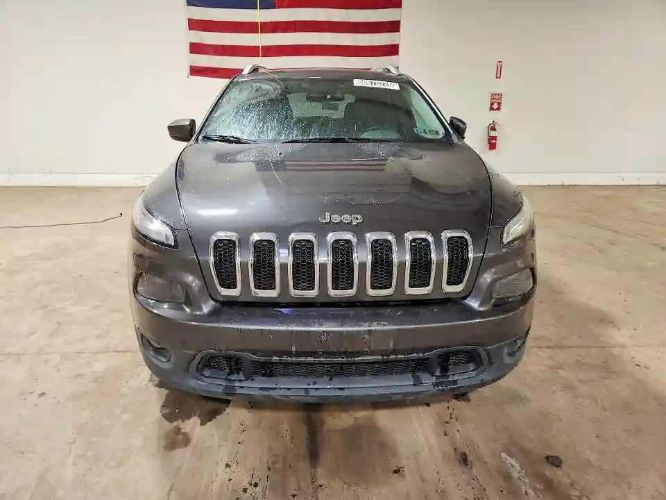 1C4PJMCB3HW570180 2017 JEEP CHEROKEE-4