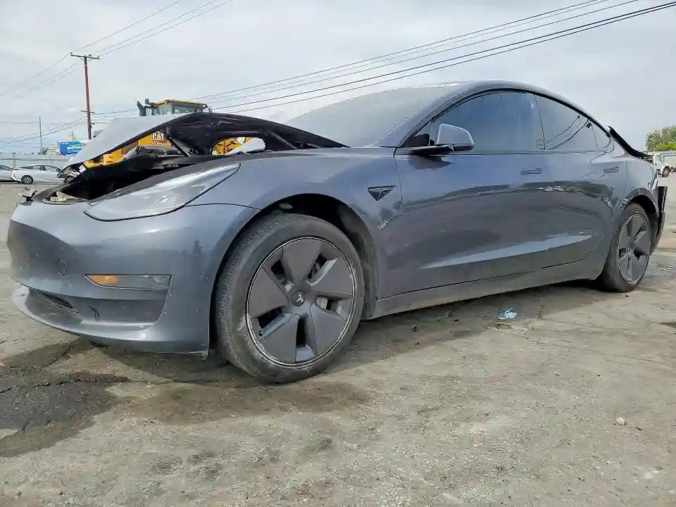 5YJ3E1EA8PF427685 2023 TESLA MODEL 3-0