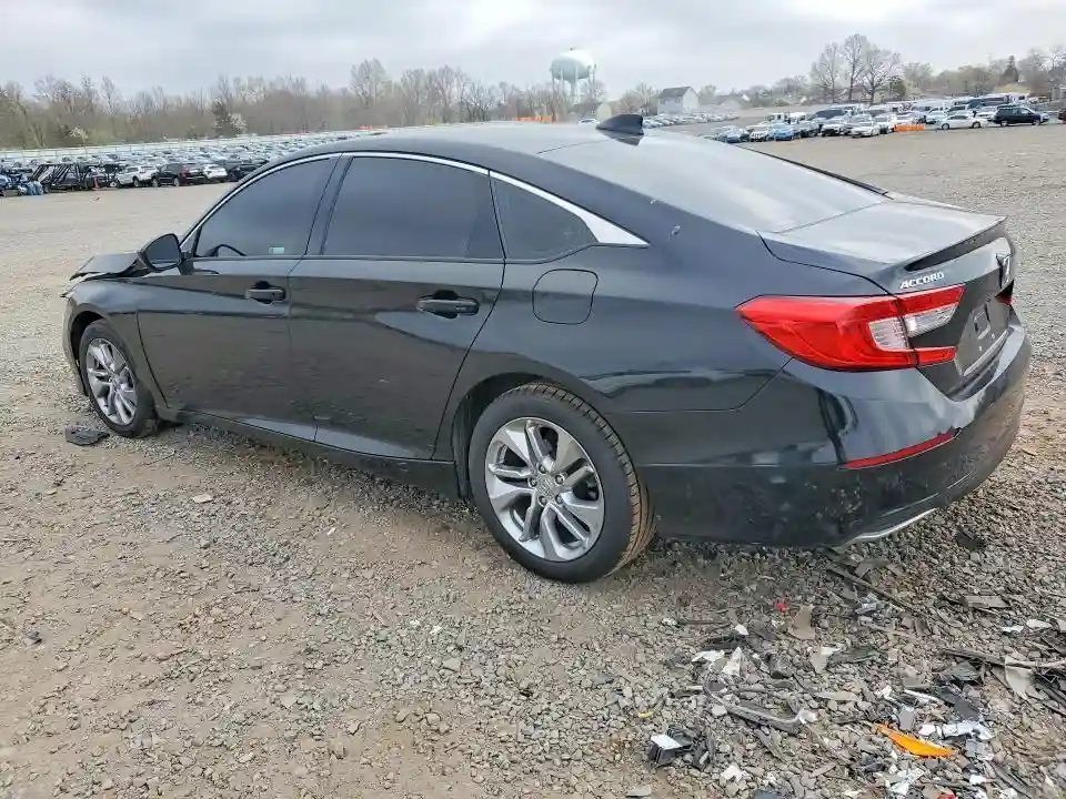1HGCV1F15JA182585 2018 HONDA ACCORD-1