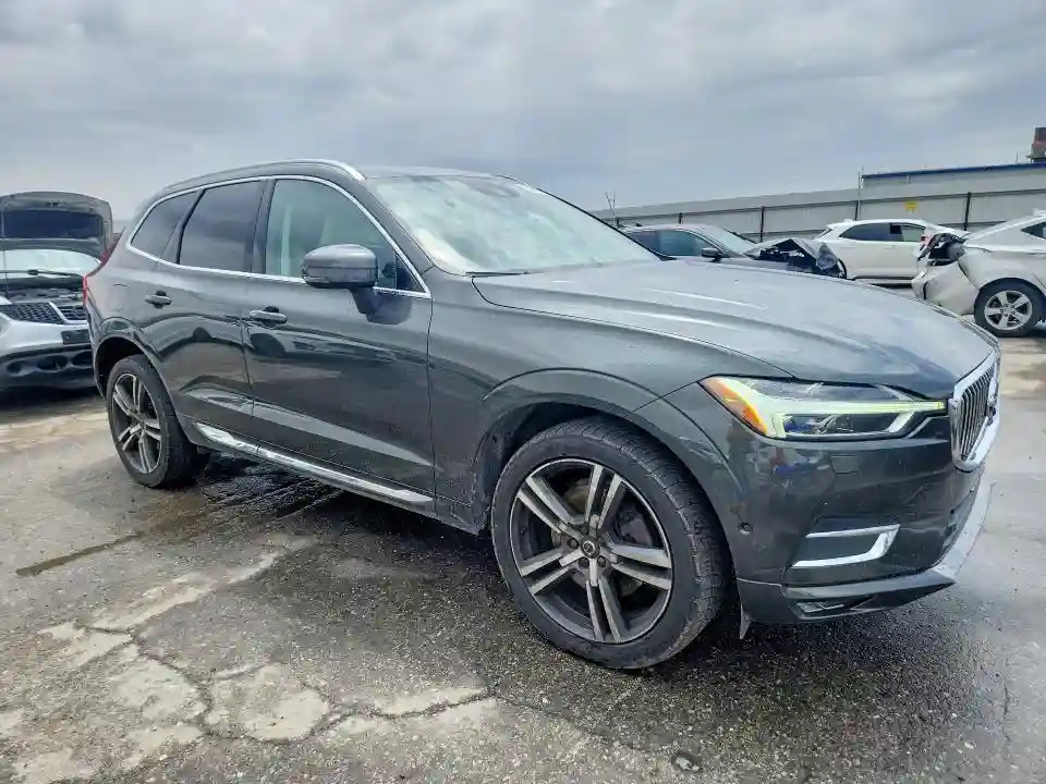 YV4A22RL9J1002247 2018 VOLVO XC60-3