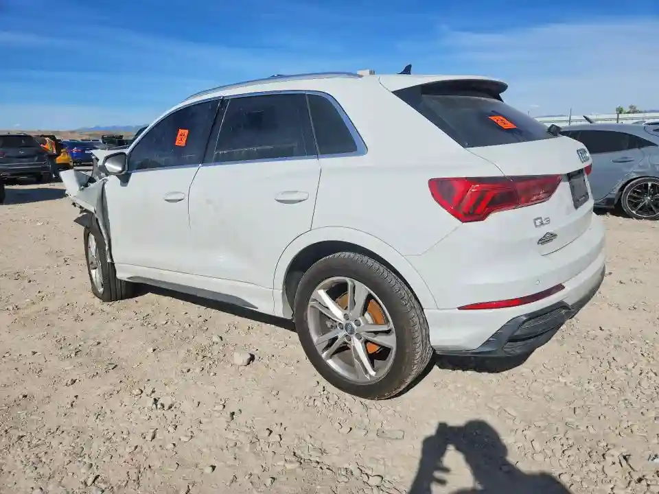 WA1DECF30L1123747 2020 AUDI Q3-1