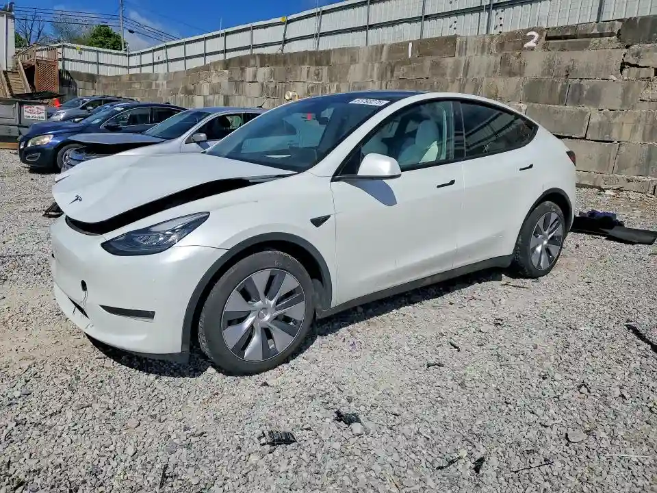 7SAYGDEE4PA095457 2023 TESLA MODEL Y-0