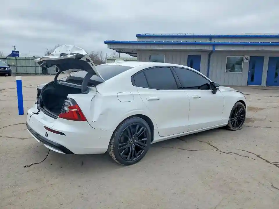 7JRL12GD0SG367460 2025 VOLVO S60 ULTRA-2