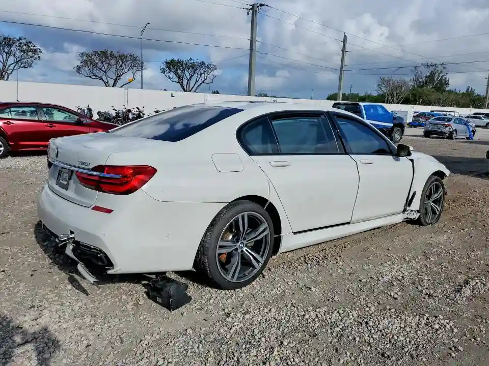 WBA7F2C53HG421985 2017 BMW 7 SERIES-2