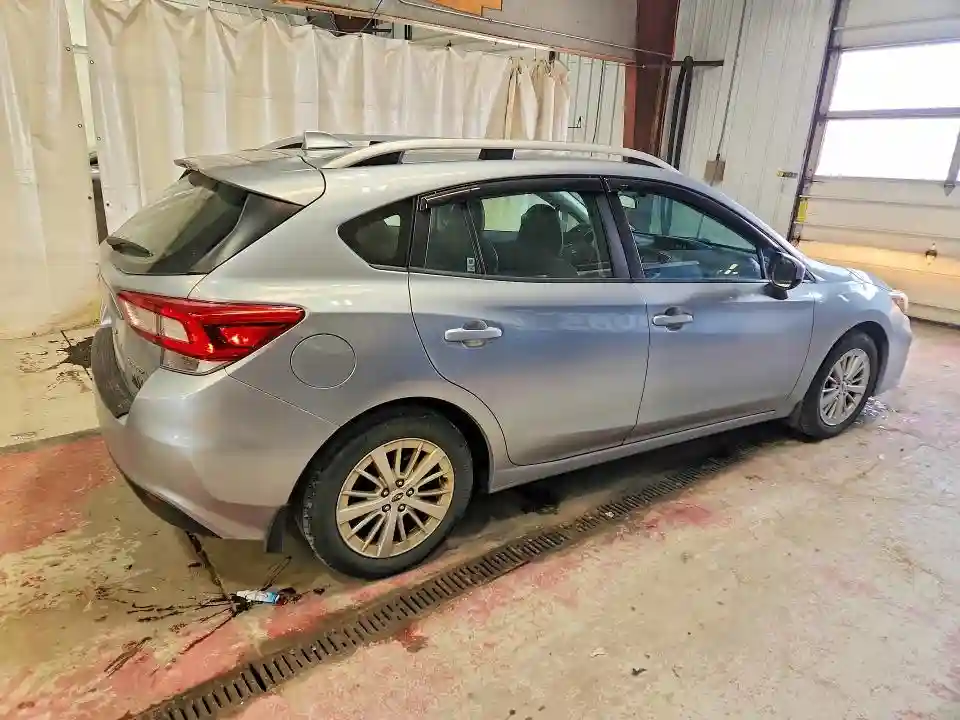 4S3GTAB65J3715045 2018 SUBARU IMPREZA-2