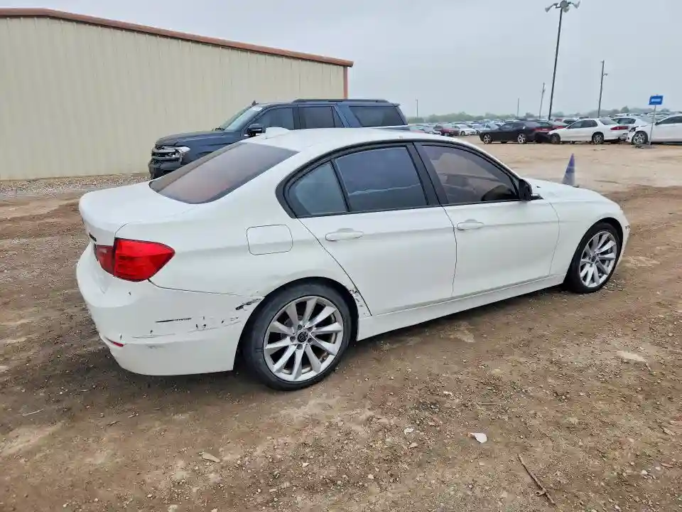 WBA3A5C51DF353958 2013 BMW 3 SERIES-2