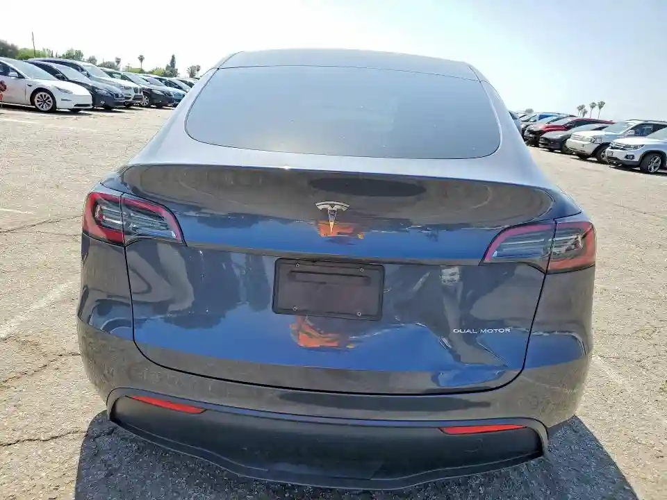 7SAYGAEE1PF925586 2023 TESLA MODEL Y-5