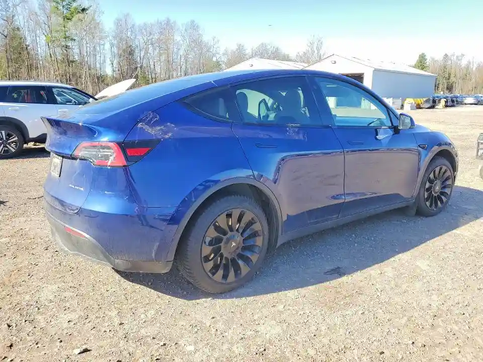 7SAYGAEE2NF429192 2022 TESLA MODEL Y-2