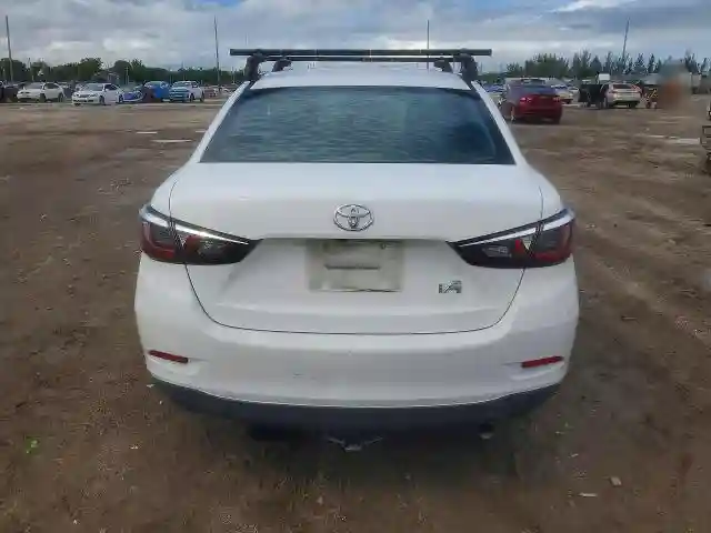 3MYDLBYV9HY192123 2017 TOYOTA YARIS-5