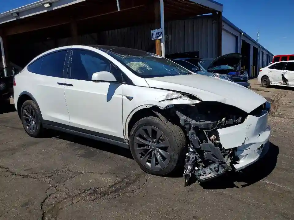 5YJXCBE20HF060739 2017 TESLA MODEL X-3