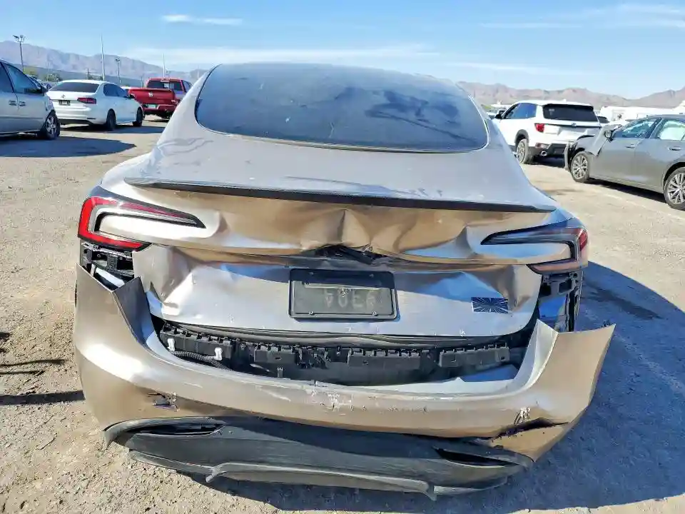 5YJ3E1ET8RF883643 2024 TESLA MODEL 3-5