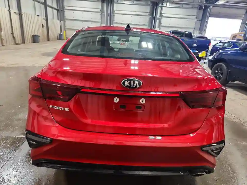 3KPF24AD8ME370221 2021 KIA FORTE LXS-5