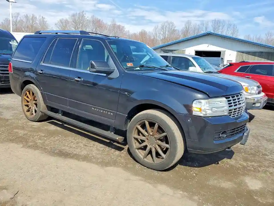 5LMJJ2J5XBEJ01892 2011 LINCOLN TOWNHOUSE NAVIGATOR-3